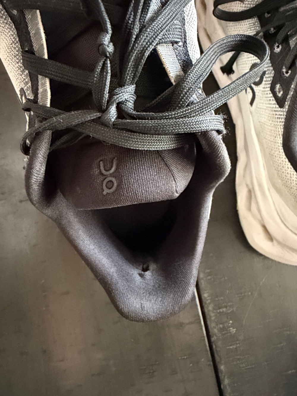 On Cloud Tilt Running Shoes Black/Ivory - Picture 7 of 8